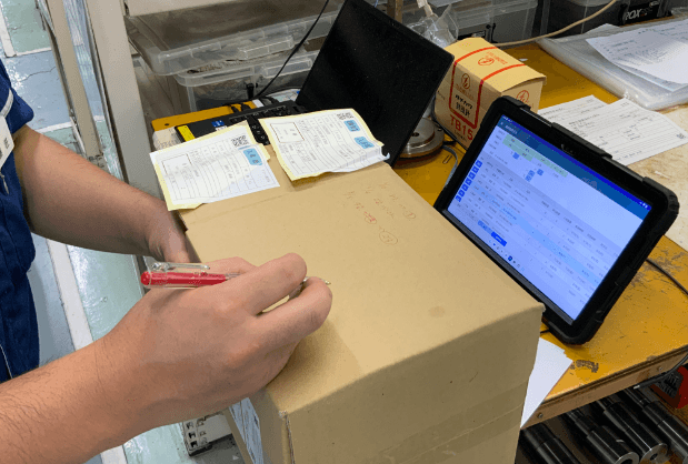 タブレットでの材料受入操作